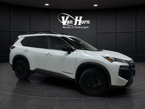 Used 2025 Nissan Rogue SV w/ Rock Creek Premium Package image 38