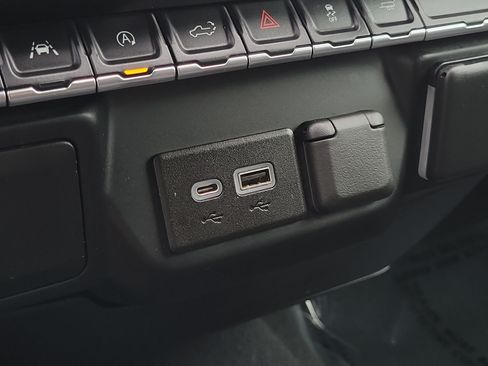 Used 2022 Chevrolet Silverado 1500 Custom RWD image 28