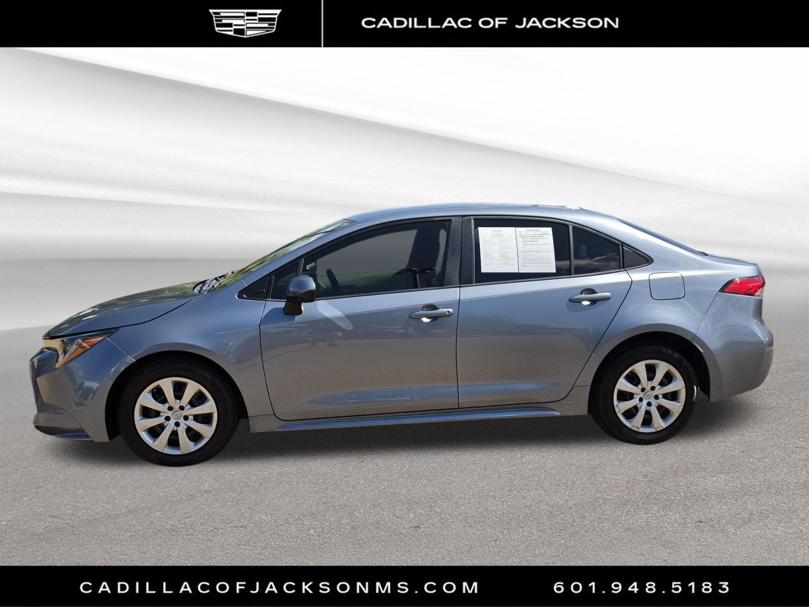 Used 2021 Toyota Corolla LE FWD image 2