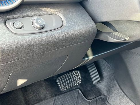 Certified 2025 Chevrolet Trax LS w/ LS Convenience Package image 28