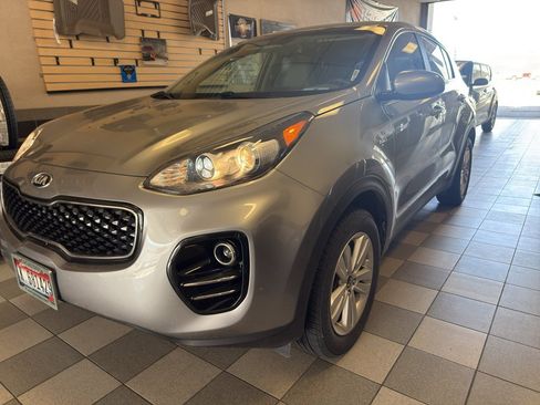 Used 2019 Kia Sportage LX AWD/4WD image 2