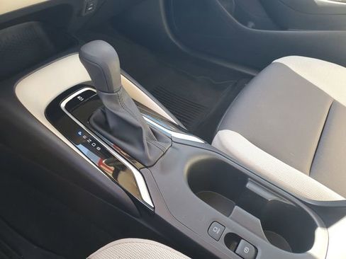 Used 2025 Toyota Corolla LE image 24