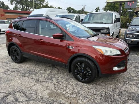 Used 2016 Ford Escape SE w/ Equipment Group 201A AWD/4WD image 2