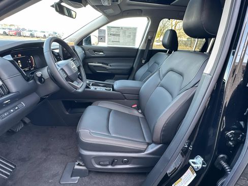 New 2026 Nissan Pathfinder SL w/ SL Premium Package AWD/4WD image 23