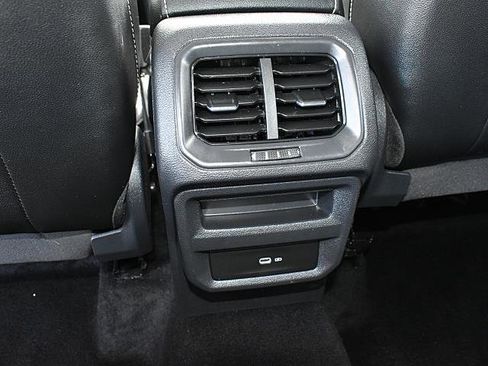 Used 2022 Volkswagen Taos SE image 15