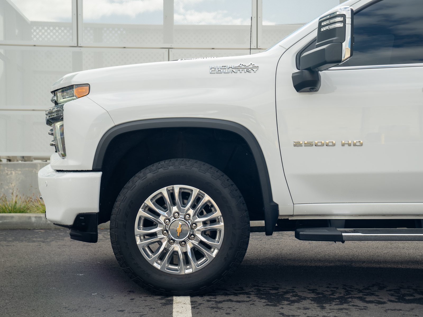 Used 2023 Chevrolet Silverado 2500 High Country AWD/4WD image 15