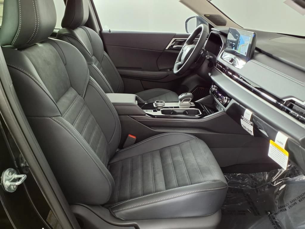 Used 2025 Mitsubishi Outlander SE FWD image 9