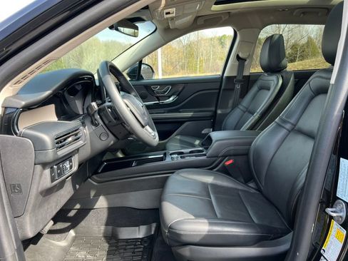 Used 2023 Lincoln Corsair Reserve w/ Equipment Group 201A AWD/4WD image 4