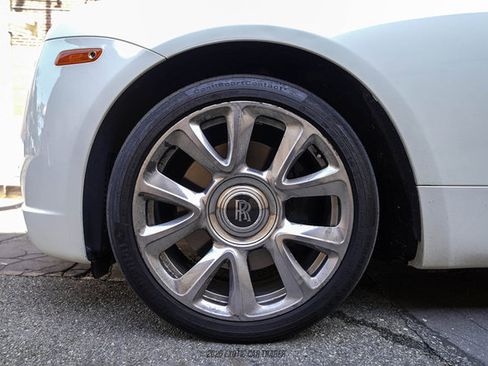 Used 2017 Rolls-Royce Wraith RWD image 61