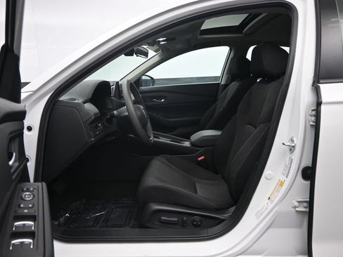 Used 2023 Honda Accord EX image 22