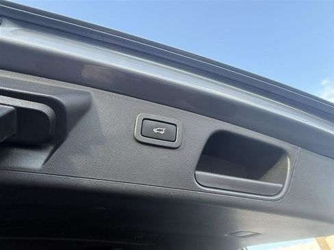 Used 2021 Jaguar E-PACE 300 Sport image 18