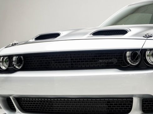 Used 2023 Dodge Challenger SRT Hellcat image 2