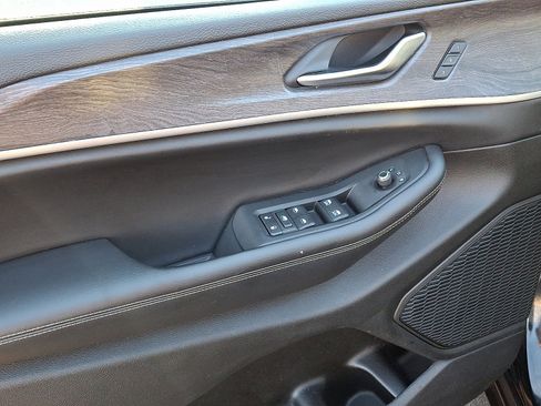 Certified 2023 Jeep Grand Cherokee Limited image 12