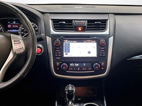 Used 2017 Nissan Altima 2.5 image 9
