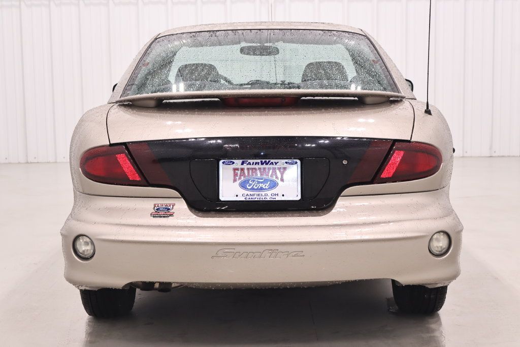 Used 2002 Pontiac Sunfire SE w/ Sun & Sound Pkg FWD image 8