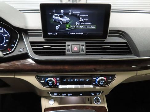 Used 2019 Audi Q5 2.0T Premium Plus w/ Premium Plus Package image 24