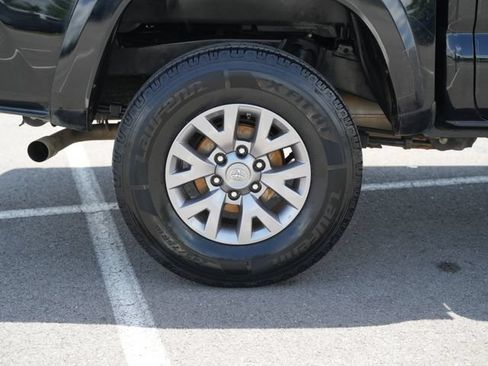 Used 2019 Toyota Tacoma SR5 RWD image 40