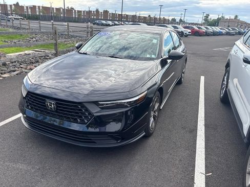 Used 2023 Honda Accord EX image 3