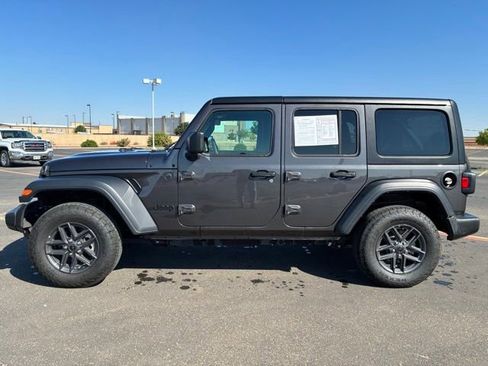 Used 2024 Jeep Wrangler Unlimited Sport AWD/4WD image 3