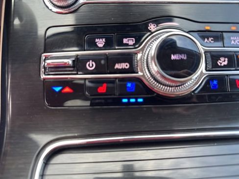 Used 2022 Lincoln Nautilus Reserve image 13