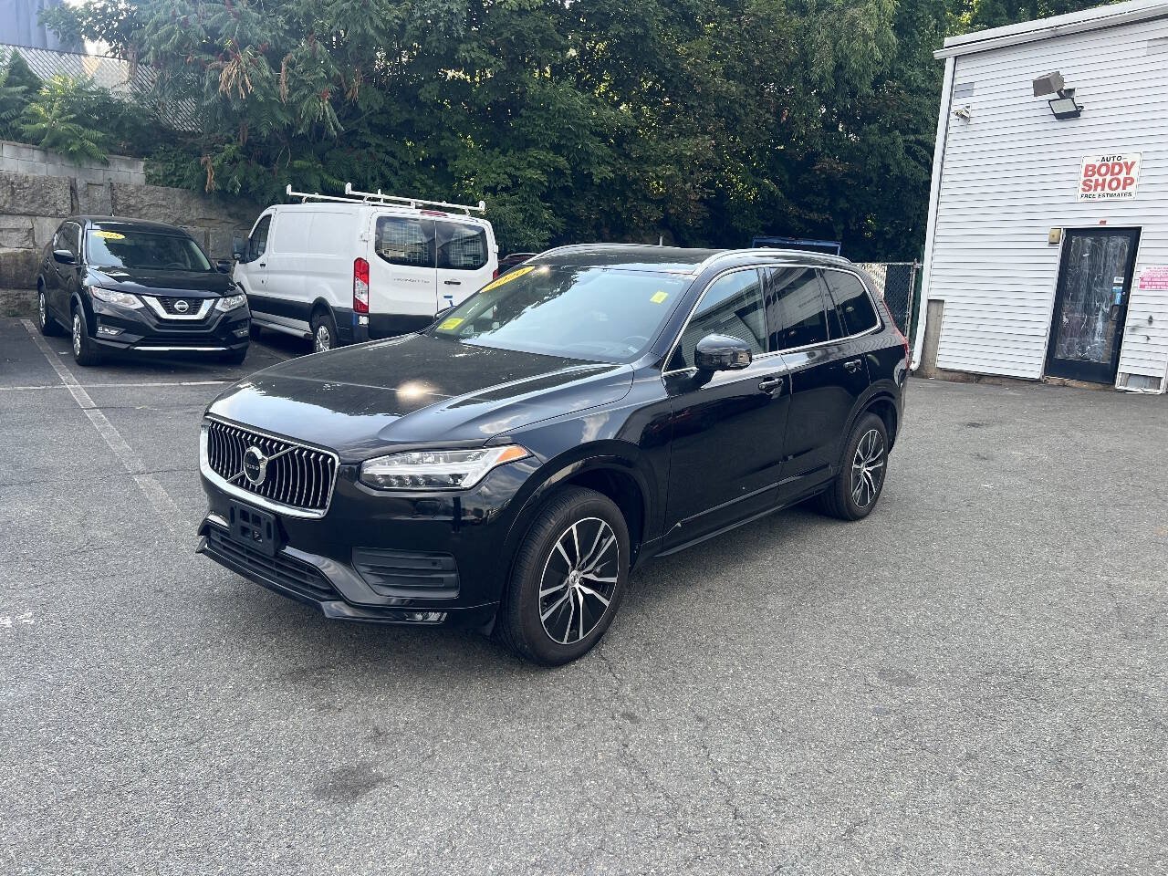 Used 2020 Volvo XC90 T6 Momentum AWD/4WD image 3