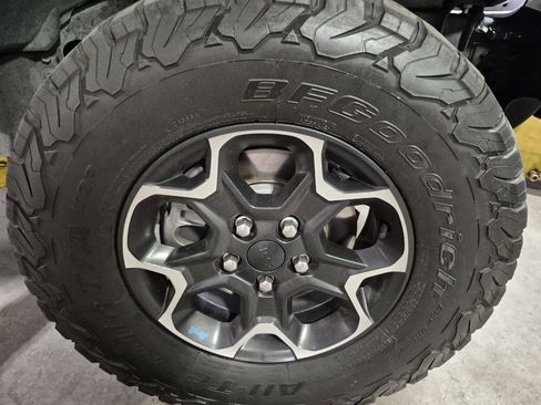 Used 2023 Jeep Wrangler Unlimited Rubicon 4xe image 16