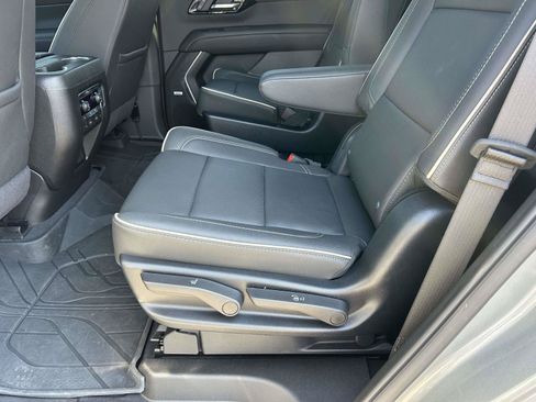 Used 2025 Chevrolet Tahoe Premier AWD/4WD image 14