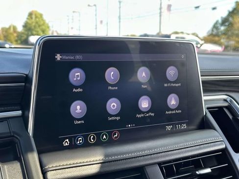 Used 2021 GMC Yukon XL SLT w/ SLT Premium Package image 16