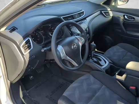 Used 2016 Nissan Rogue S image 10