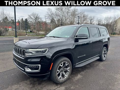 Used 2023 Jeep Wagoneer Series III w/ Preferred Equipment Group image 1