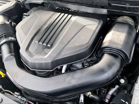 Used 2025 Chevrolet Traverse LT image 32