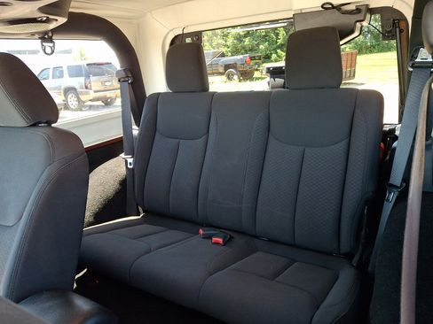 Used 2014 Jeep Wrangler Sport w/ Quick Order Package 23S AWD/4WD image 10