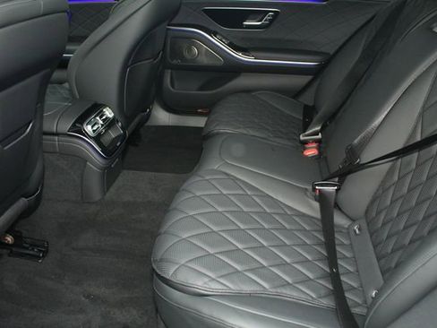 Used 2025 Mercedes-Benz S 580 4MATIC Sedan image 5