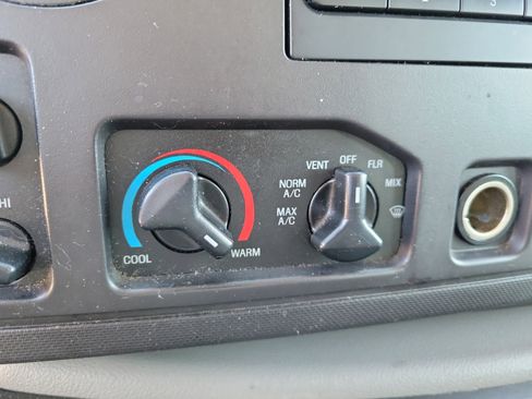 Used 2012 Ford E-350 and Econoline 350 XL w/ PWR Windows & Locks Group image 21