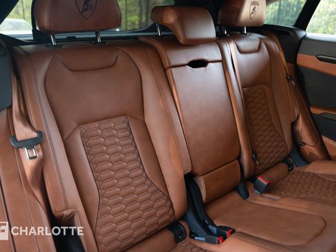 Used 2021 Lamborghini Urus image 39