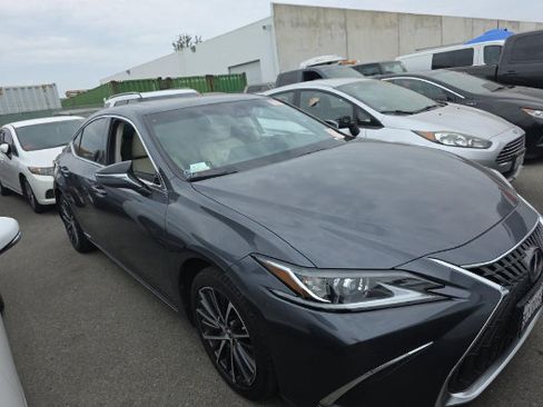 Used 2022 Lexus ES 300h w/ Premium Package FWD image 3