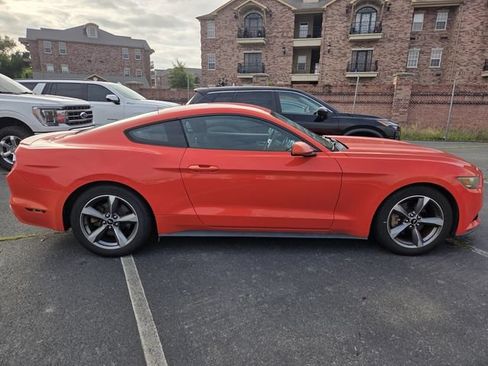 Used 2015 Ford Mustang Coupe w/ Equipment Group 051A RWD image 4