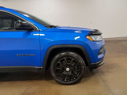 Used 2024 Jeep Compass Latitude AWD/4WD image 31