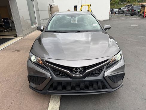 Used 2024 Toyota Camry SE FWD image 8
