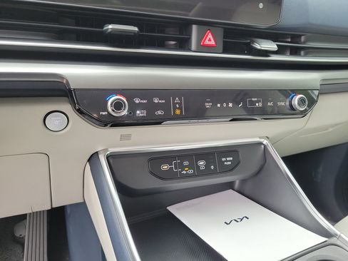 New 2027 Kia Carnival SX Prestige FWD image 18