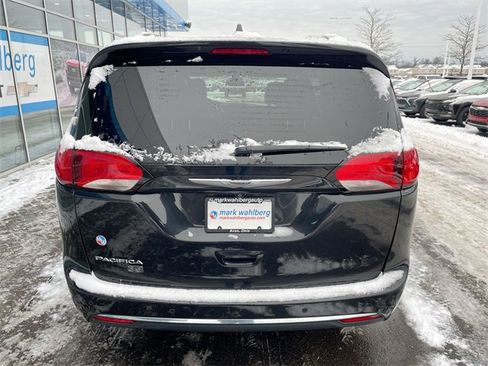 Used 2019 Chrysler Pacifica Touring-L image 31