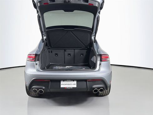 Used 2025 Porsche Macan S AWD/4WD image 36