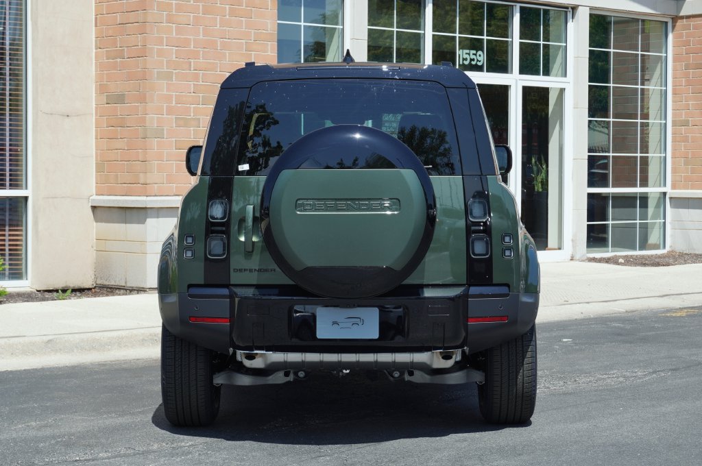 Used 2026 Land Rover Defender 110 S AWD/4WD image 5