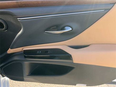 Certified 2025 Lexus ES 300h 300h image 24