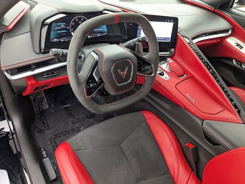 Used 2024 Chevrolet Corvette Stingray Premium Cpe w/ Z51 Performance Package image 16