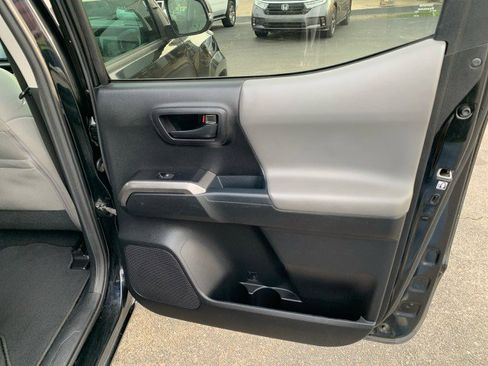 Used 2018 Toyota Tacoma SR5 image 16