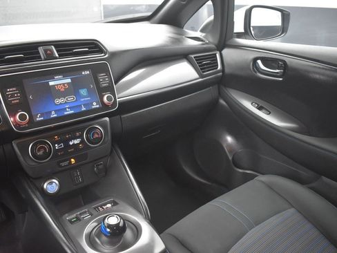Used 2024 Nissan Leaf S image 32