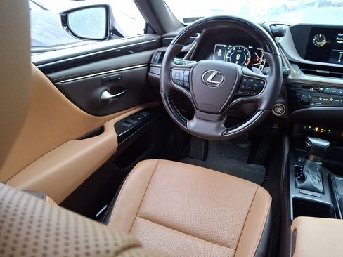 Used 2019 Lexus ES 350 w/ Luxury Package image 14