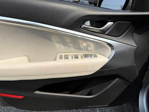 Certified 2025 Genesis G70 2.5T AWD/4WD image 14