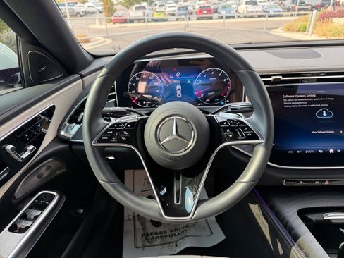 Used 2024 Mercedes-Benz E 450 4MATIC Sedan image 9